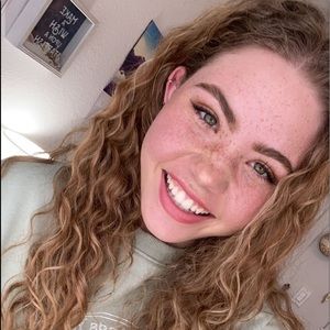 Meet your Posher, Alli